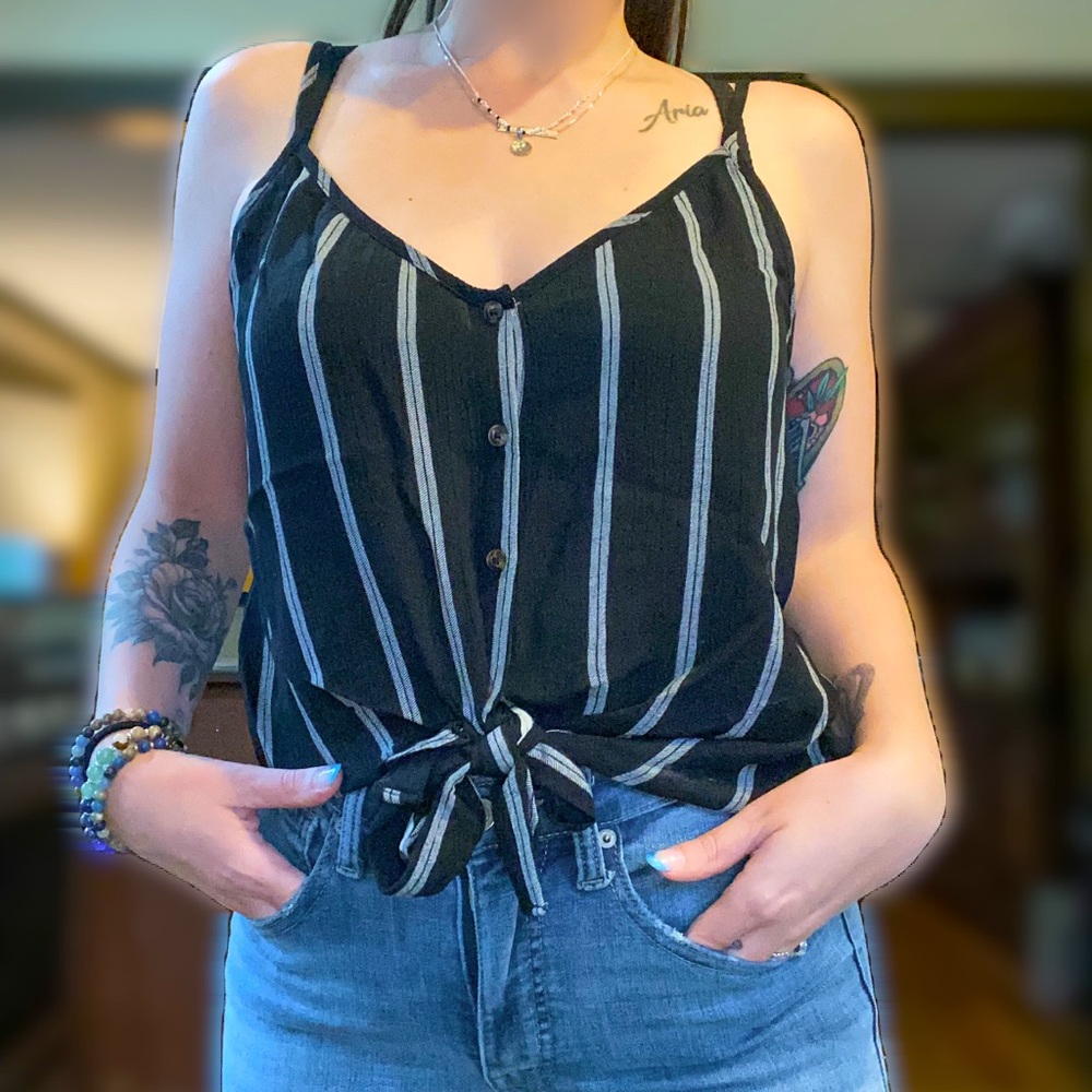 Button down tank
